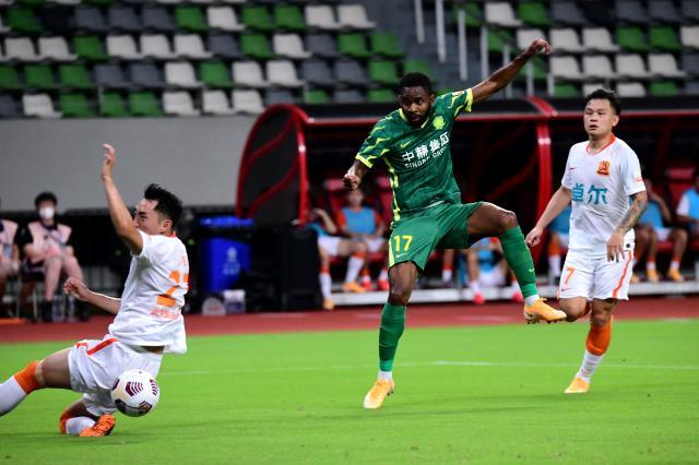 爱游戏平台-【中超】巴坎布2球张玉宁高天意助攻 国安2比1武汉